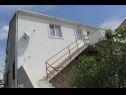 Appartamenti Dani - with large terrace : A1(2+4) Supetar - Isola di Brac  - la casa