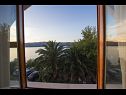 Appartamenti David - 20m from the beach with parking: A1(5), A2(5), A4(4) Arbanija - Isola di Ciovo  - Appartamento - A4(4): lo sguardo dalla finestra