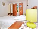 Appartamenti Aurelija - 20 m from beach: A1(4+2), A2(4), A3(2+2) Arbanija - Isola di Ciovo  - Appartamento - A2(4): la camera da letto
