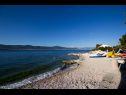 Appartamenti David - 20m from the beach with parking: A1(5), A2(5), A4(4) Arbanija - Isola di Ciovo  - la spiaggia