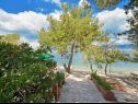 Appartamenti Žana - close to beach: A1(5+1) Veliki, A2(3) Mali Arbanija - Isola di Ciovo  - la spiaggia