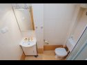 Appartamenti Dome - 30 m from beach : A1(4), A2(4), A3(4) Arbanija - Isola di Ciovo  - Appartamento - A1(4): il bagno con la toilette