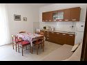 Appartamenti Ivica - 150 m from sea: A1(7), A2(4) Mastrinka - Isola di Ciovo  - Appartamento - A1(7): la cucina con la sala da pranzo