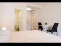 Appartamenti Antonia - 270m to sea: A4 Green(2+2), SA2 Silver(2), A1Blue(2), SA3 Gold(2) Mastrinka - Isola di Ciovo  - Studio appartamento - SA3 Gold(2): la camera da letto