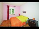 Appartamenti Hazi 1 - 150m from sea: A1 Trogir(4+2), A2 Mastrinka(4+2) Mastrinka - Isola di Ciovo  - Appartamento - A1 Trogir(4+2): la camera da letto