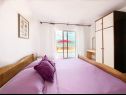 Appartamenti Vini - by the sea: A1(2+2), A2(2), A3(4), A4(4), A5(2+2), A6(2+2) Mastrinka - Isola di Ciovo  - Appartamento - A1(2+2): la camera da letto