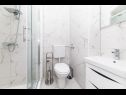 Appartamenti Bozo - 100m to the sea: A1(4), A2(4), A3(4), A4(4), A5(4) Okrug Donji - Isola di Ciovo  - Appartamento - A1(4): il bagno con la toilette