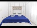 Appartamenti Bozo - 100m to the sea: A1(4), A2(4), A3(4), A4(4), A5(4) Okrug Donji - Isola di Ciovo  - Appartamento - A1(4): la camera da letto