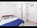 Appartamenti Bozo - 100m to the sea: A1(4), A2(4), A3(4), A4(4), A5(4) Okrug Donji - Isola di Ciovo  - Appartamento - A2(4): la camera da letto