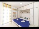 Appartamenti Bozo - 100m to the sea: A1(4), A2(4), A3(4), A4(4), A5(4) Okrug Donji - Isola di Ciovo  - Appartamento - A3(4): la camera da letto