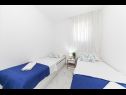 Appartamenti Bozo - 100m to the sea: A1(4), A2(4), A3(4), A4(4), A5(4) Okrug Donji - Isola di Ciovo  - Appartamento - A4(4): la camera da letto