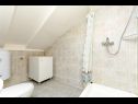 Appartamenti Bozo - 100m to the sea: A1(4), A2(4), A3(4), A4(4), A5(4) Okrug Donji - Isola di Ciovo  - Appartamento - A5(4): il bagno con la toilette