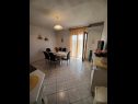 Appartamenti Marijica - 100m from the beach A1(4), A2(6) Okrug Gornji - Isola di Ciovo  - Appartamento - A1(4): la cucina con la sala da pranzo