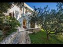 Casa vacanza Sea front - with pool: H(15+2) Okrug Gornji - Isola di Ciovo  - Croazia - il cortile