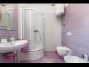 Appartamenti Marija - cozy family apartment A1(2+2) Okrug Gornji - Isola di Ciovo  - Appartamento - A1(2+2): il bagno con la toilette