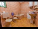 Appartamenti Vinko - 80 m from beach: A1(4+2), A2(4+2) Okrug Gornji - Isola di Ciovo  - Appartamento - A1(4+2): il bagno con la toilette