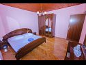 Appartamenti Vinko - 80 m from beach: A1(4+2), A2(4+2) Okrug Gornji - Isola di Ciovo  - Appartamento - A2(4+2): la camera da letto