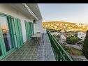 Appartamenti Vinko - 80 m from beach: A1(4+2), A2(4+2) Okrug Gornji - Isola di Ciovo  - Appartamento - A2(4+2): la terrazza
