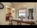 Appartamenti Daniela - terrace with amazing sea view A1(6) Okrug Gornji - Isola di Ciovo  - Appartamento - A1(6): la cucina con la sala da pranzo