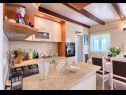 Casa vacanza ReCa H(7+1) Okrug Gornji - Isola di Ciovo  - Croazia - H(7+1): la cucina con la sala da pranzo