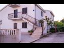 Appartamenti Brane - 100m from the beach: A1 Ana (4+1), A2 Damira (4+1) Okrug Gornji - Isola di Ciovo  - la casa