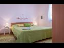 Appartamenti Brane - 100m from the beach: A1 Ana (4+1), A2 Damira (4+1) Okrug Gornji - Isola di Ciovo  - Appartamento - A1 Ana (4+1): la camera da letto