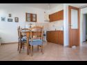 Appartamenti Brane - 100m from the beach: A1 Ana (4+1), A2 Damira (4+1) Okrug Gornji - Isola di Ciovo  - Appartamento - A2 Damira (4+1): la cucina con la sala da pranzo