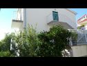 Appartamenti Marijica - 100m from the beach A1(4), A2(6) Okrug Gornji - Isola di Ciovo  - il giardino