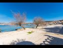 Appartamenti Duga - beachfront & seaview : A1(4+1), A2(4+1) Okrug Gornji - Isola di Ciovo  - la spiaggia