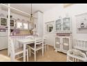 Appartamenti Duga - beachfront & seaview : A1(4+1), A2(4+1) Okrug Gornji - Isola di Ciovo  - Appartamento - A1(4+1): la cucina con la sala da pranzo