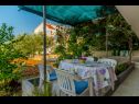 Appartamenti Ljuba - nice garden: A2(4+1) Plavi, A4(8+1), A1(2+2) Okrug Gornji - Isola di Ciovo  - Appartamento - A1(2+2): la terrazza