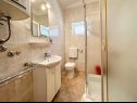 Appartamenti Mari - 150 m from sea: A1(2+1), A2(2+1), A3(2+1), A4(2+1) Okrug Gornji - Isola di Ciovo  - Appartamento - A4(2+1): il bagno con la toilette