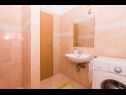Appartamenti Ivica - garden terrace A1(2), A2(2+2) Slatine - Isola di Ciovo  - Appartamento - A1(2): il bagno con la toilette