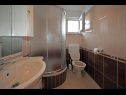 Appartamenti Mihovilovic - 50 m from beach: A1(4), A2(6+1), A3(4+2), A4(2+1) Slatine - Isola di Ciovo  - Appartamento - A4(2+1): il bagno con la toilette