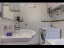 Appartamenti Mir - with terrace : A1(6) Crikvenica - Riviera Crikvenica  - Appartamento - A1(6): il bagno con la toilette