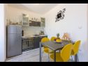 Appartamenti Mario - 50 m from sea : A1(2+2) Novi Vinodolski - Riviera Crikvenica  - Appartamento - A1(2+2): la cucina con la sala da pranzo