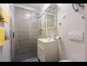 Appartamenti Mario - 50 m from sea : A1(2+2) Novi Vinodolski - Riviera Crikvenica  - Appartamento - A1(2+2): il bagno con la toilette