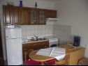 Appartamenti Marija - seaview: A1(2+1), A2(4), A3(2), A4(6+2) Novi Vinodolski - Riviera Crikvenica  - Appartamento - A3(2): la cucina con la sala da pranzo