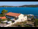 Appartamenti Perini dvori - by the sea: A1 PERGA (2), A2 VOLAK (2), A3 PLANIKA (4), A4 GRDELIN (4) Veli Rat - Isola di Dugi otok  - la casa
