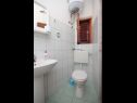 Appartamenti Darka - free parking A1 Mali(2+1), A2 Veliki(2+2) Zman - Isola di Dugi otok  - Appartamento - A1 Mali(2+1): il bagno con la toilette