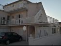 Appartamenti e camere Dar - 400 m from sea: SA1(2), A2(3), R3(2) Hvar - Isola di Hvar  - la casa