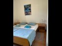 Appartamenti Ivan - 60m from the sea: A1 (4+1), A2 (3+1), A3 (3+1) Ivan Dolac - Isola di Hvar  - Appartamento - A3 (3+1): la camera da letto