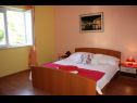 Appartamenti Niko - with pool : A1(2+2), A2(4), A3(2+2), A4(2+2), A5(2) Jelsa - Isola di Hvar  - Appartamento - A3(2+2): la camera da letto