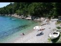 Appartamenti Mateo - by the beach; A1 Delia(5), A2 Mateo(4), A3 Mini(3+2) Baia Skozanje (Gdinj) - Isola di Hvar  - Croazia - la spiaggia