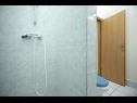 Appartamenti Josi - 200 m from sea: SA1(2), SA2(2), SA3(2), A5(4), SA6(2), A7(4) Vrboska - Isola di Hvar  - Studio appartamento - SA3(2): il bagno con la toilette