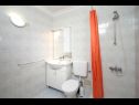 Appartamenti Josi - 200 m from sea: SA1(2), SA2(2), SA3(2), A5(4), SA6(2), A7(4) Vrboska - Isola di Hvar  - Appartamento - A5(4): il bagno con la toilette