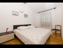 Appartamenti Maca - seafront: A1(5), A2(6+1) Baia Zarace (Gdinj) - Isola di Hvar  - Appartamento - A1(5): la camera da letto