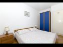 Appartamenti Maca - seafront: A1(5), A2(6+1) Baia Zarace (Gdinj) - Isola di Hvar  - Appartamento - A2(6+1): la camera da letto