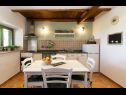 Casa vacanza Dujam - quite location: H(5) Bale - Istria  - Croazia - H(5): la cucina con la sala da pranzo
