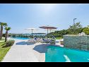 Appartamenti Dream - 20 m from sea: Gold(3) Medulin - Istria  - la piscina